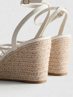 Alpargatas de cuña con tiras