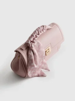 Bandolera con detalle de pañuelo
