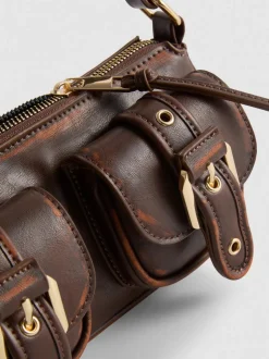 Bandolera con hebillas y bolsillos