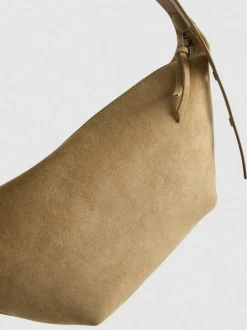 Bandolera con tachuelas