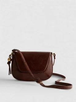 Bandolera pequeña con solapa