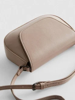 Bandolera pequeña con solapa