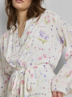 Bata corta con estampado floral