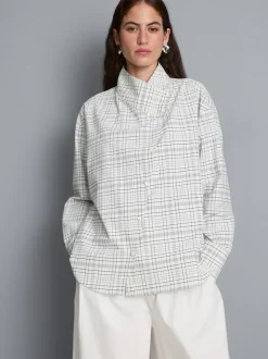 Blusa de cuello alto a cuadros con mucho algodón