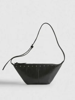 Bolso cruzado con tachuelas