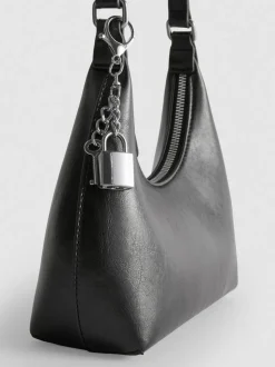 Bolso de hombro con colgante de candado