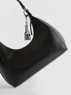 Bolso de hombro con colgante de candado