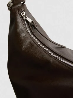 Bolso de hombro desestructurado con anillas
