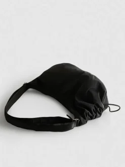 Bolso de hombro fruncido