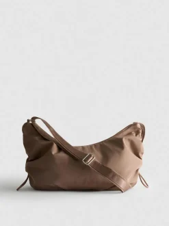 Bolso de hombro fruncido