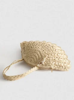 Bolso de hombro tejido en forma de concha