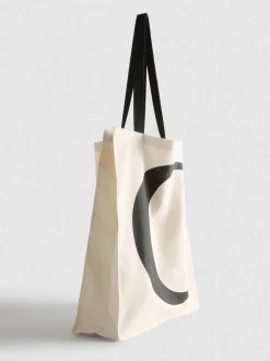 Bolso tote con inicial