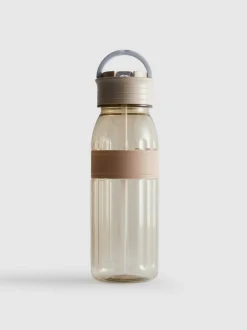 Botella de agua con banda de silicona