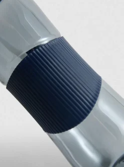 Botella de agua con pajita abatible
