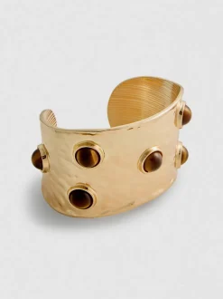 Brazalete con detalle de cuentas de Paula Echevarría