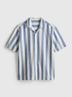 Camisa a rayas con cuello con solapas abiertas