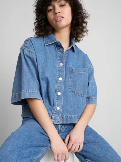 Camisa corta vaquera de corte cuadrado en algodón