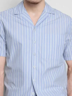 Camisa de pijama a rayas con cuello con solapas