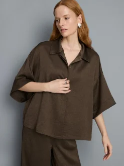 Camisa de satén texturizada holgada