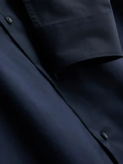 Camisa elástica entallada con botones