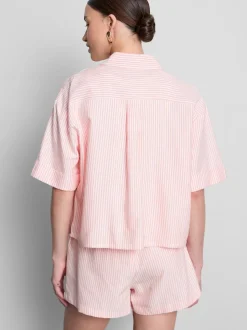 Camisa Oxford corta de corte cuadrado de manga corta