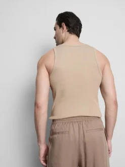 Camisa sin mangas de canalé