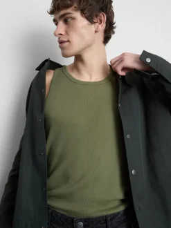 Camisa sin mangas de canalé