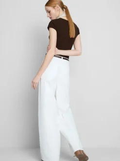 Camiseta ajustada con mangas casquillo