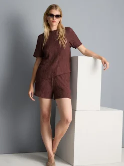 Camiseta asimétrica con textura