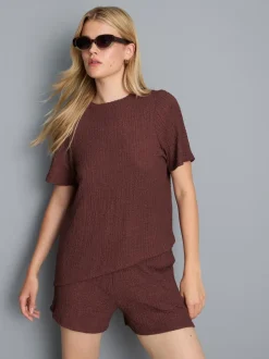 Camiseta asimétrica con textura