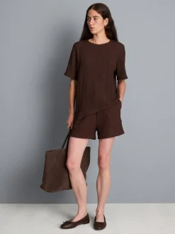 Camiseta asimétrica con textura