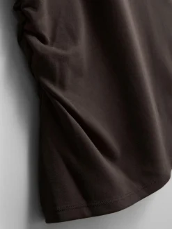 Camiseta asimétrica fruncida de The Edit