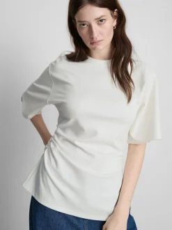 Camiseta asimétrica fruncida de The Edit
