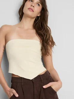 Camiseta bandeau con bajo tipo pañuelo