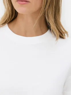 Camiseta básica de manga corta con cuello redondo