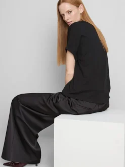 Camiseta con detalle de costura de The Edit