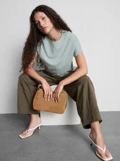 Camiseta con detalle de costura de The Edit