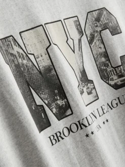 Camiseta con estampado gráfico «NYC»