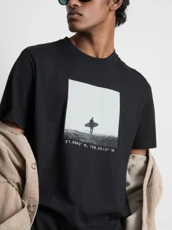 Camiseta con gráfico fotográfico de surfista