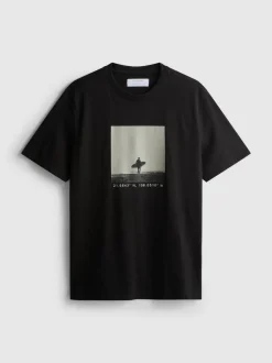 Camiseta con gráfico fotográfico de surfista