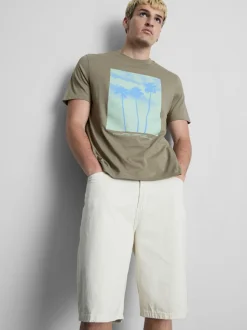 Camiseta con gráficos de palmeras