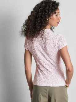 Camiseta de cuello alto con textura