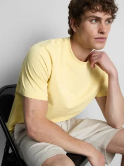 Camiseta de manga corta y corte estándar