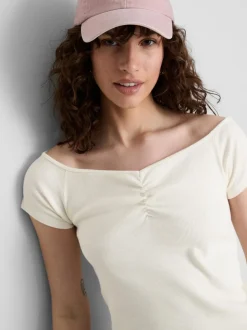 Camiseta de manga corta y escote bardot