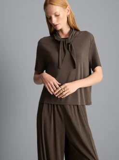 Camiseta de punto con cuello anudado