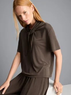 Camiseta de punto con cuello anudado