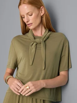 Camiseta de punto con cuello anudado