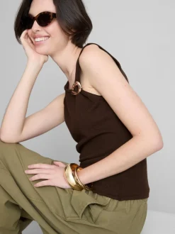 Camiseta de punto con detalle de broche