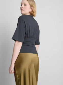 Camiseta de talle imperio