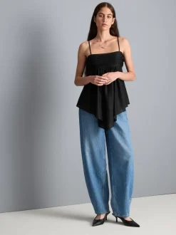 Camiseta de tirantes con bajo tipo pañuelo